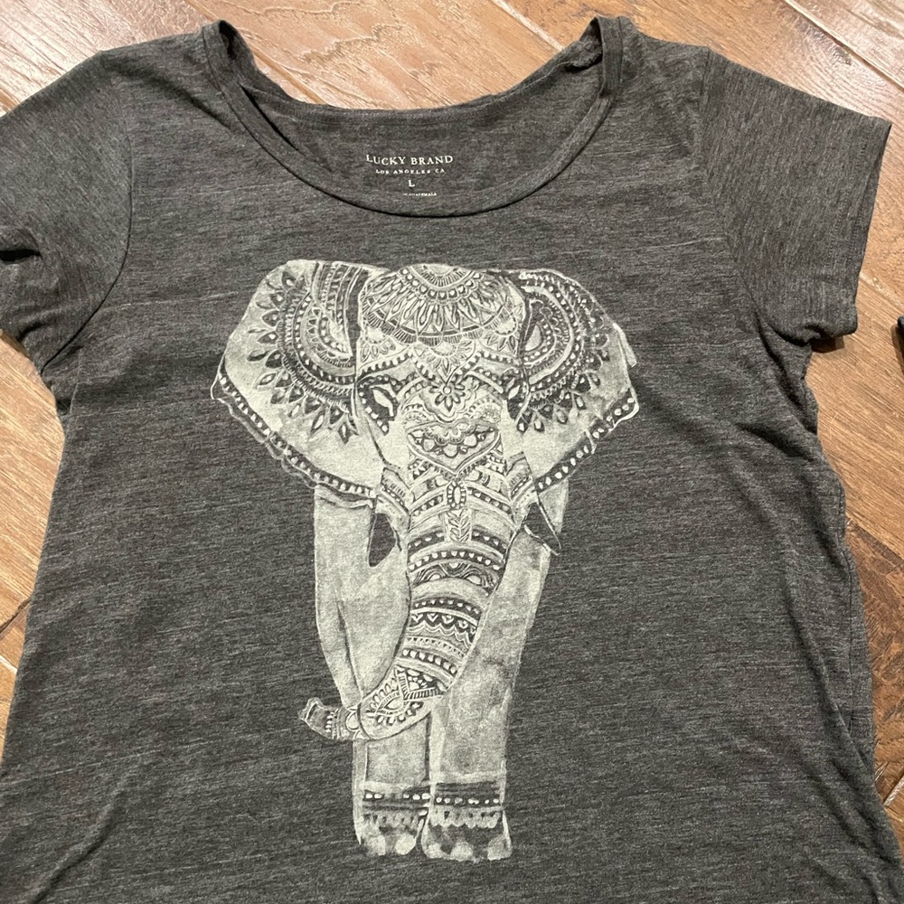 Lucky Brand Women gray elephant tshirt boho